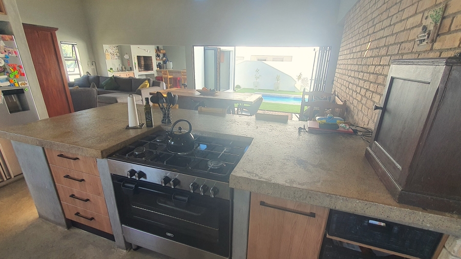 4 Bedroom Property for Sale in Shelley Point Western Cape